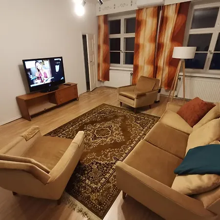 Beautiful 2 Bed Sauna Facility In شقة