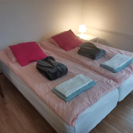 Beautiful 2 Bed Sauna Facility In كوتكا